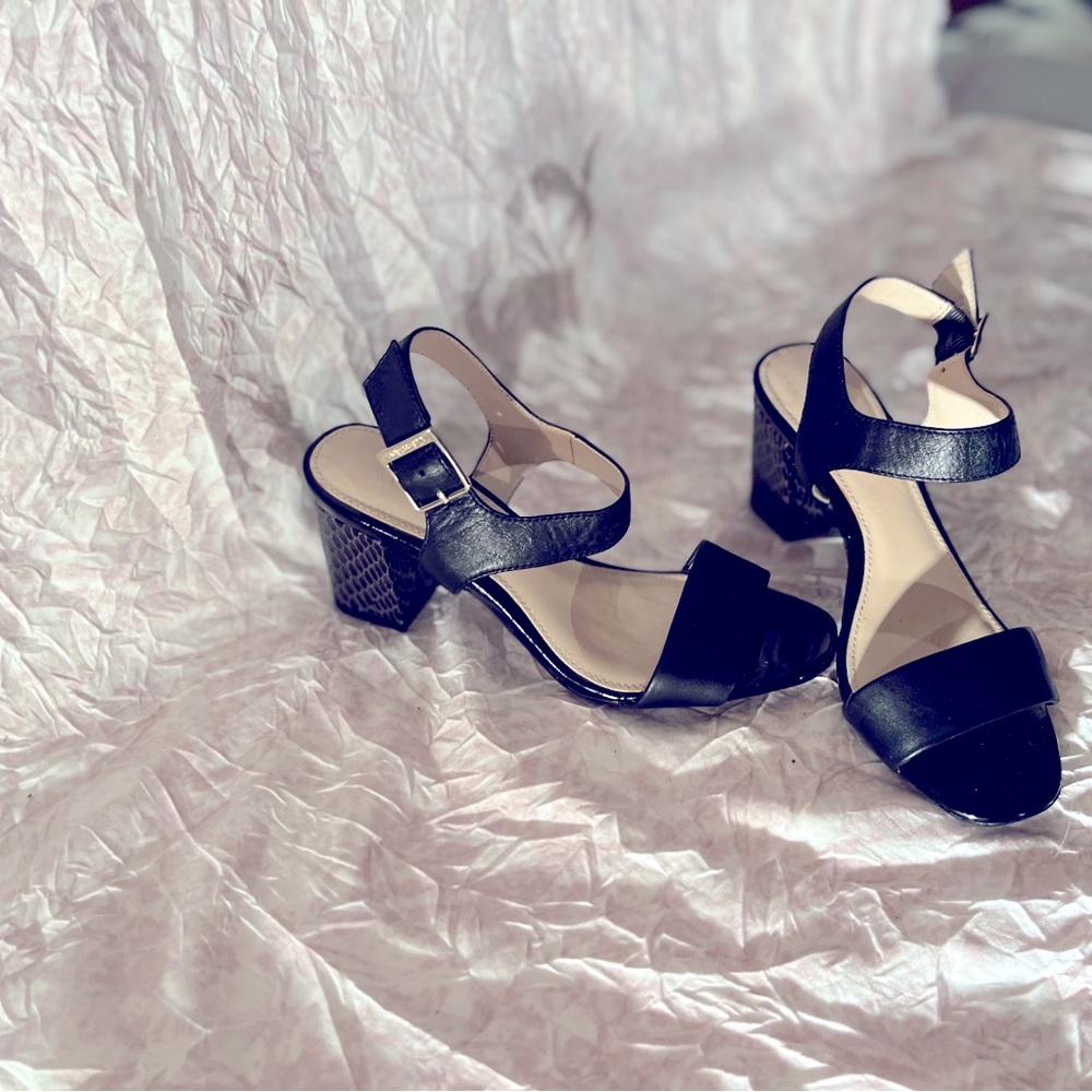 CALVIN KLEIN STRAPY BLACK HEELS